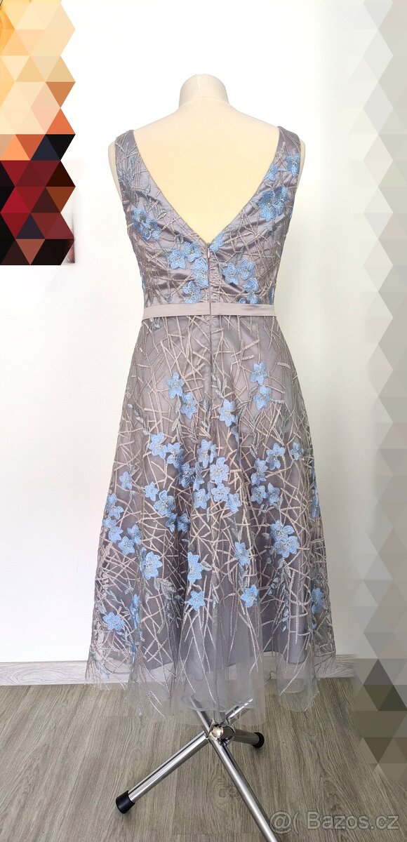 Šaty s výšivkou - 5