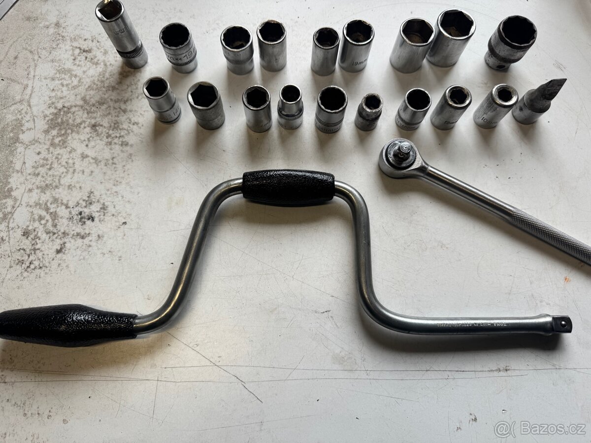 Kolovrátek Tona 1/2" + hlavice 1/2" + ráčna 3/8" - 5