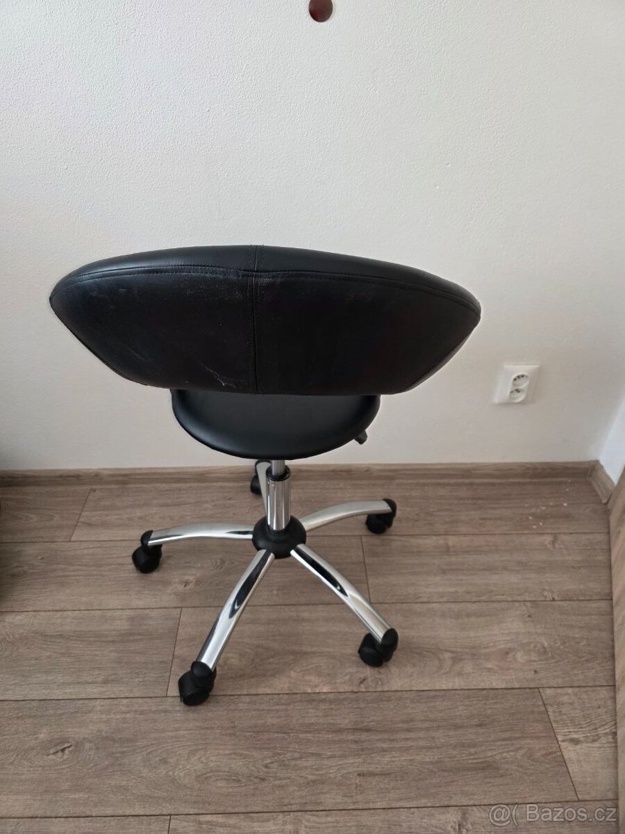 Prodám 2 barové stolky - 5