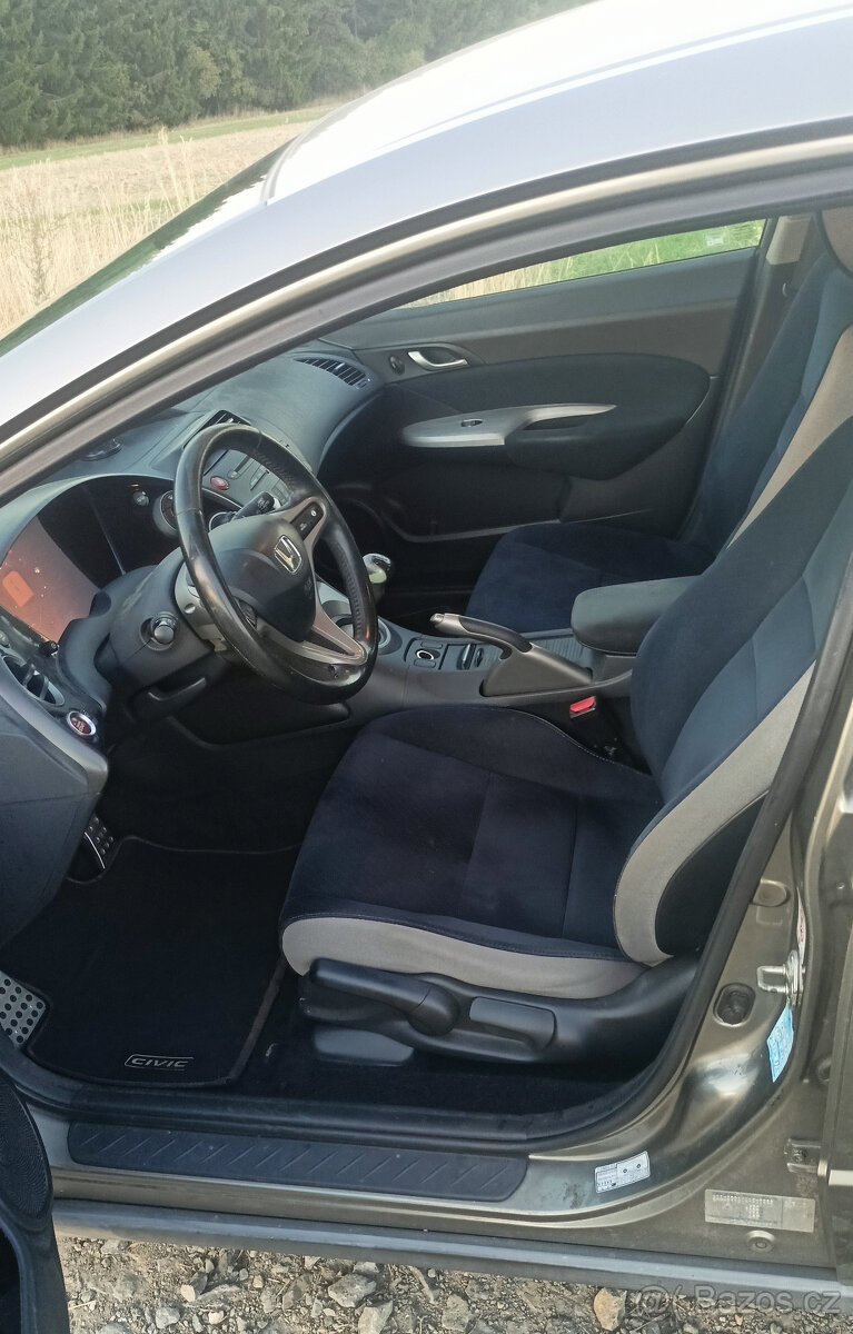 Honda Civic 1.4 5D - 5