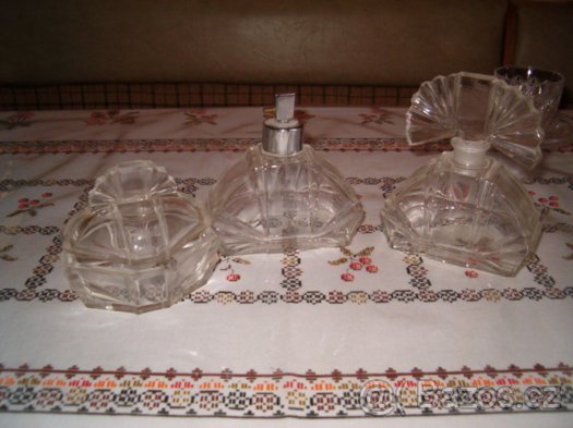 Retro váhy,varné sklo,svícen,karafy,krabička dřevěná - 5