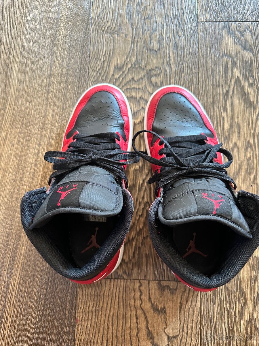 Kotníčkové tenisky Nike Sneakers Air Jordan 1 Mid - 5