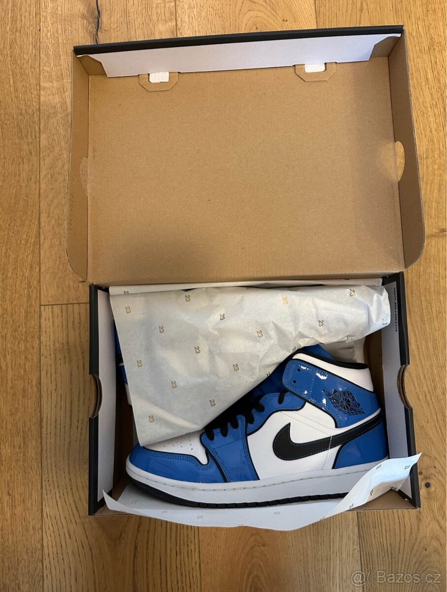 Nike Air Jordan 1 Mid SE "Signal Blue" - 5