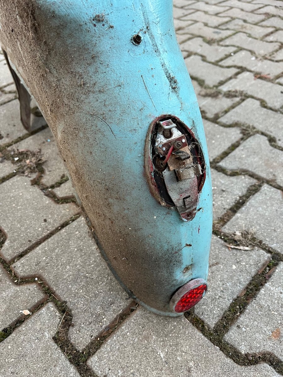 Prodám na Jawa 20, 05, 21 podsedlový plech, blatník - 5