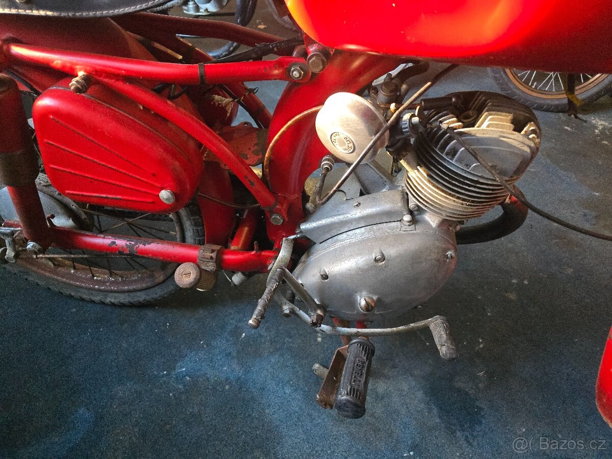 Prodám Benelli Pesaro 125 ccm - 5