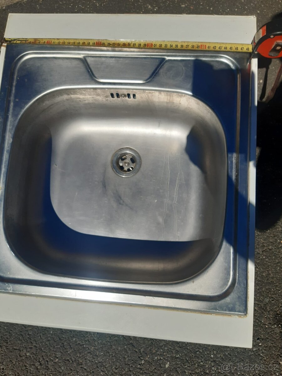 Nerezový kuchyňský dřez - 5