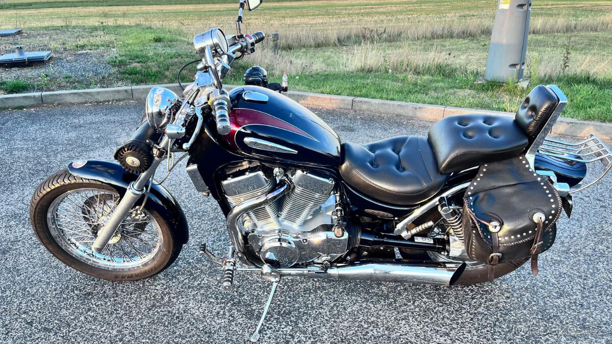 Suzuki VS 1400 Intruder - 5