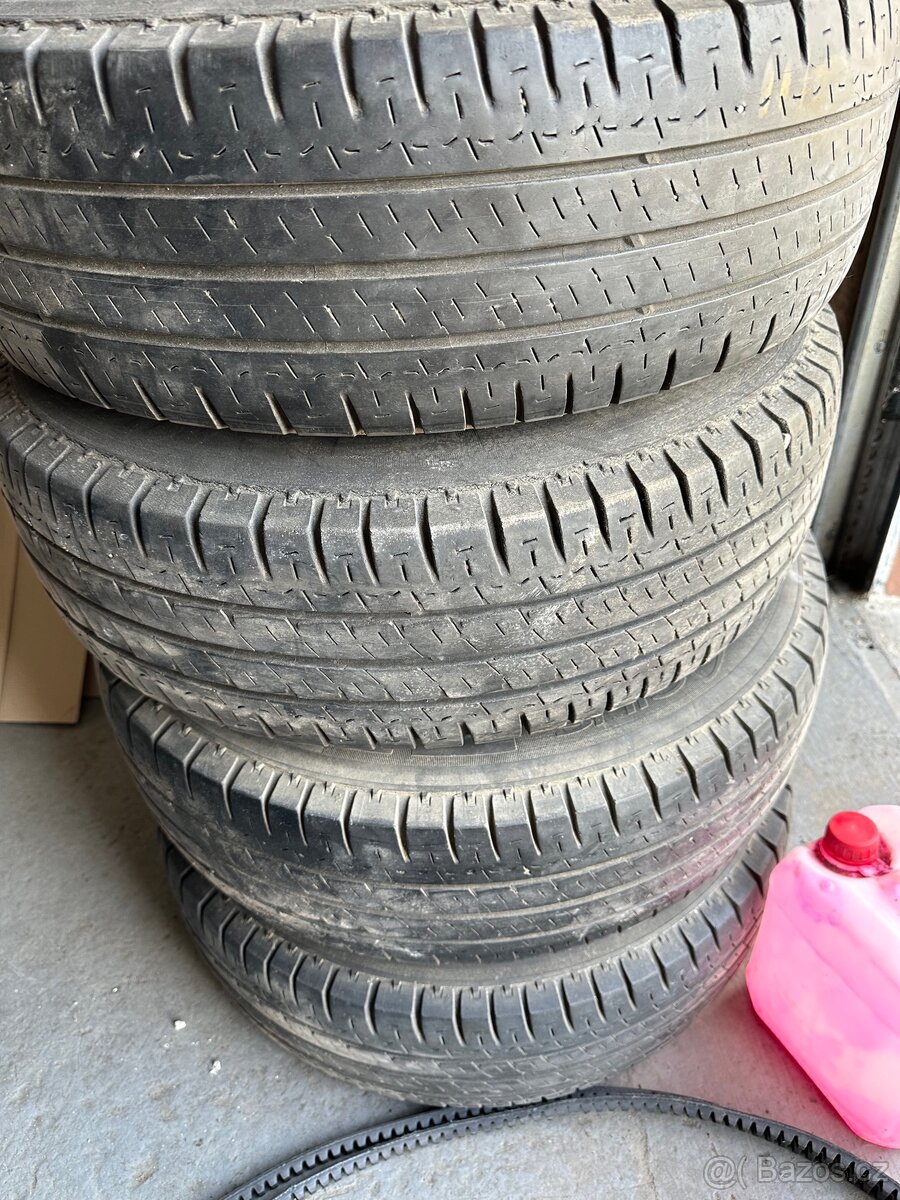 Letní kola 215/70/15C - 5