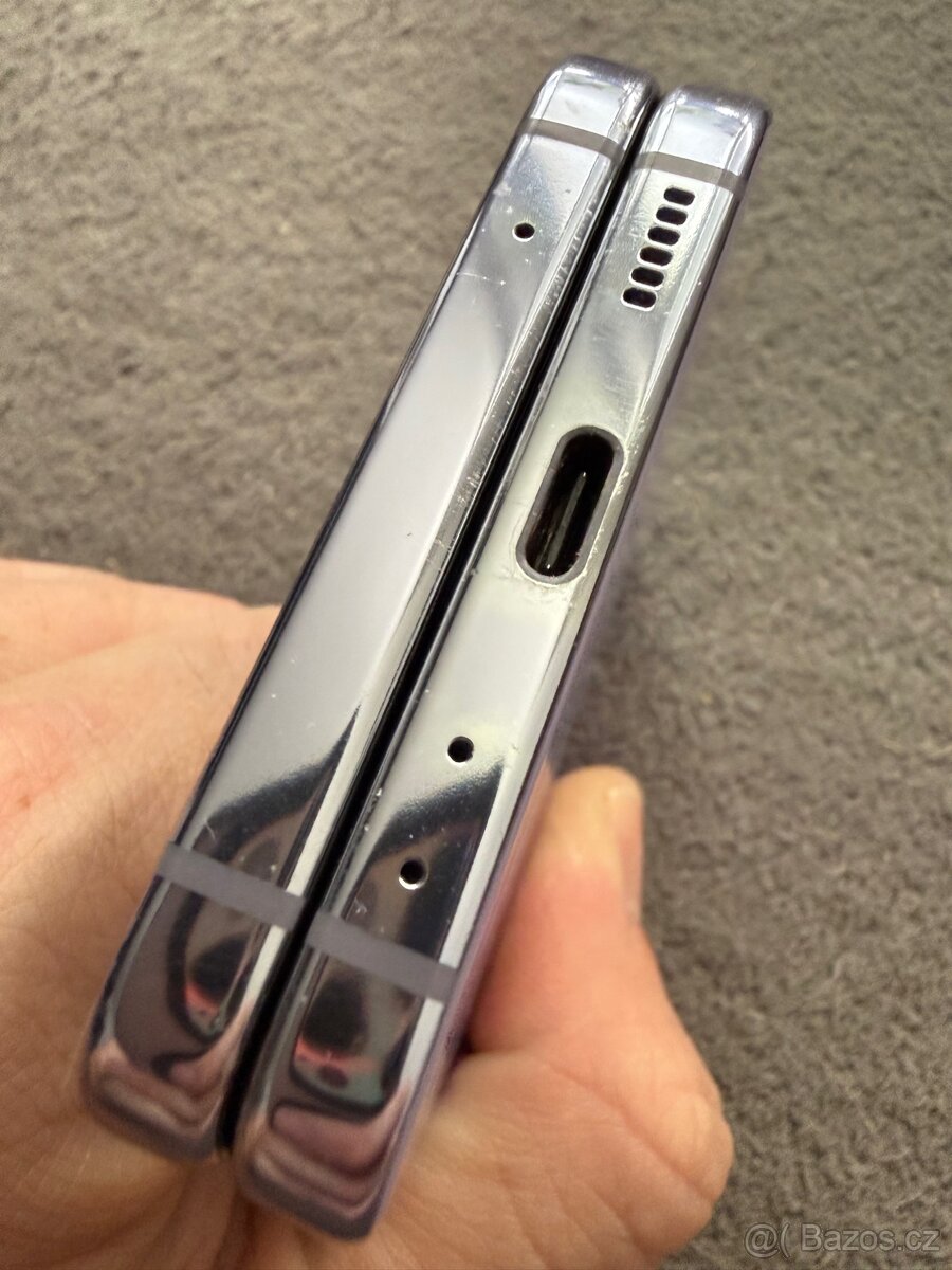 Samsung galaxy Flip 4 - 5
