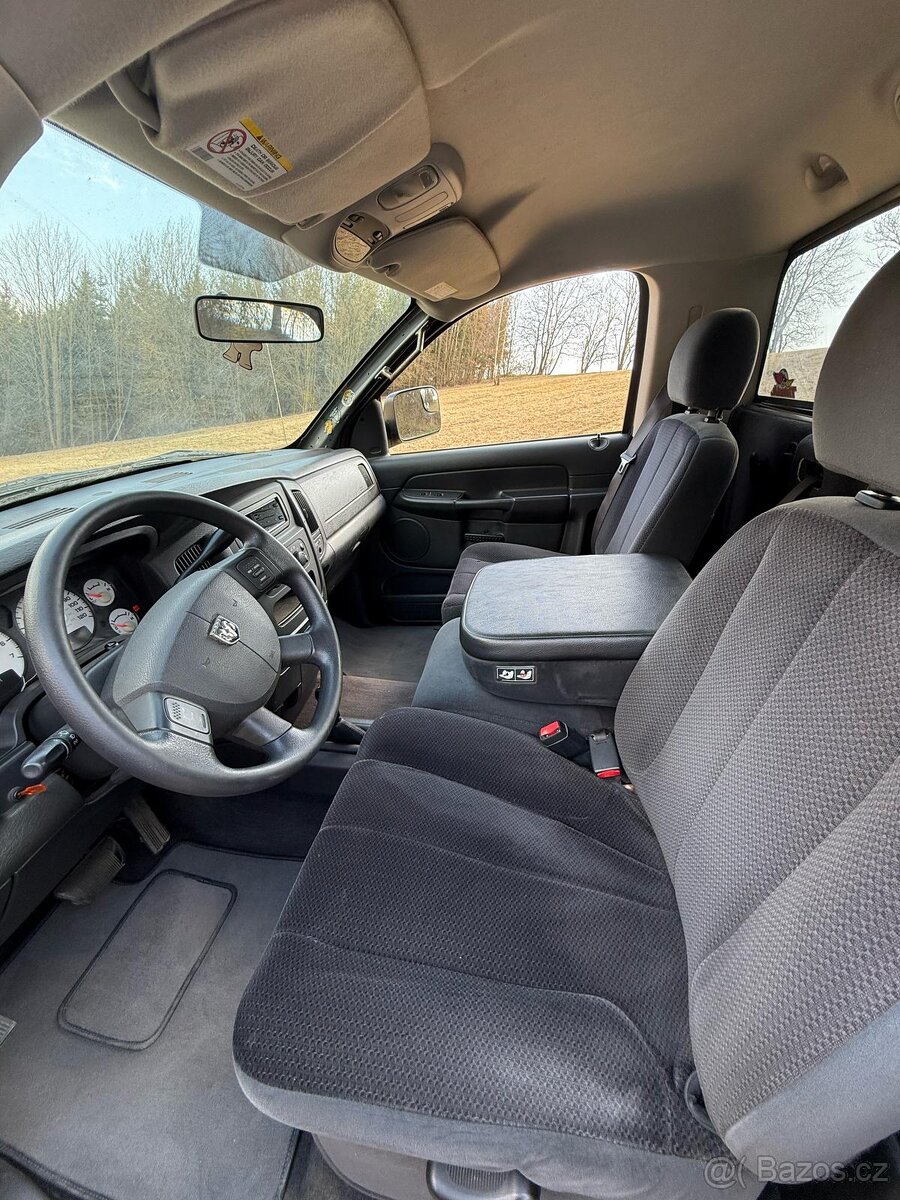 DODGE RAM 1500 SLT 4x4