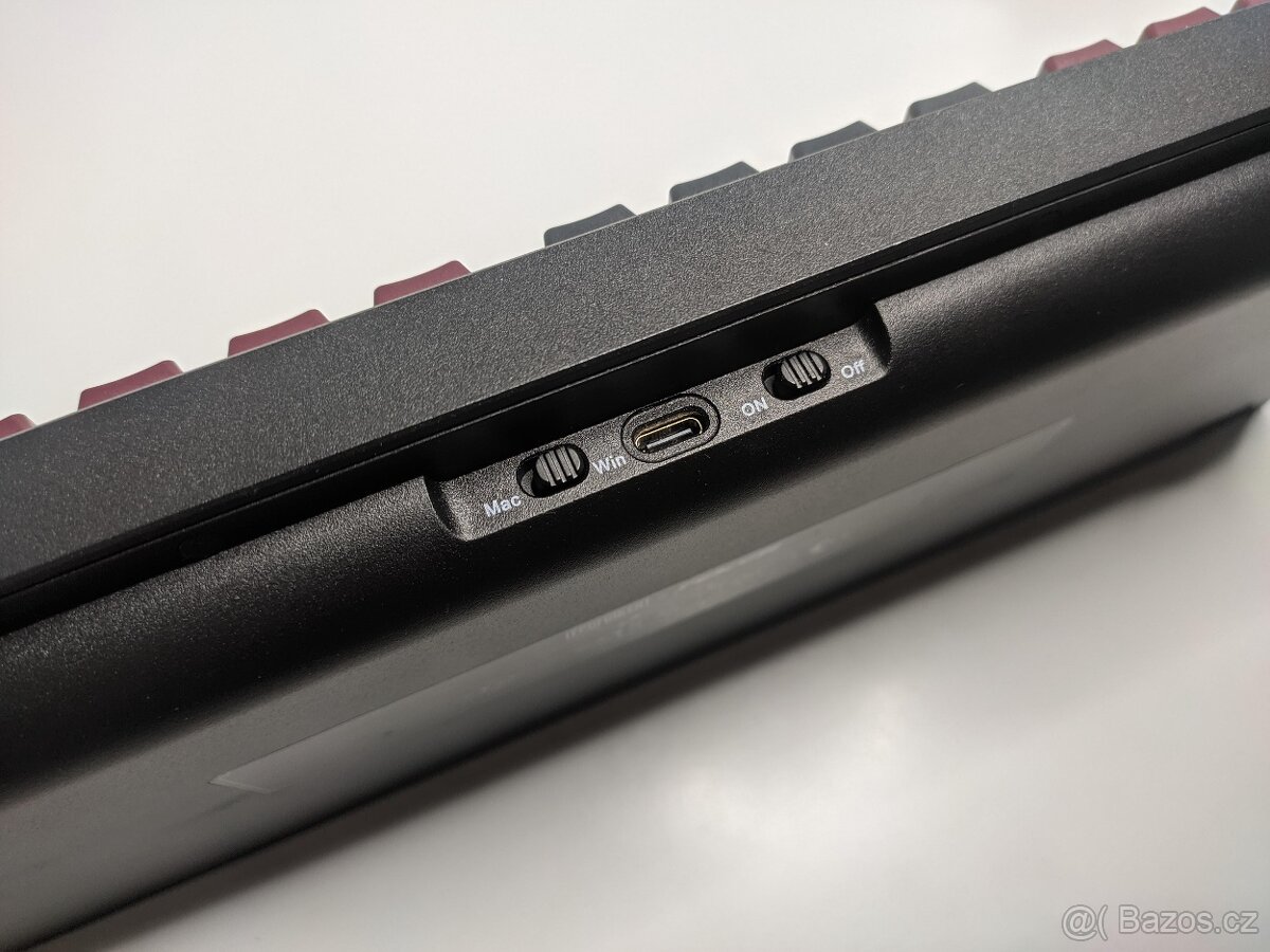 Custom bezdrátová mechanická klávesnice EPOMAKER - 5