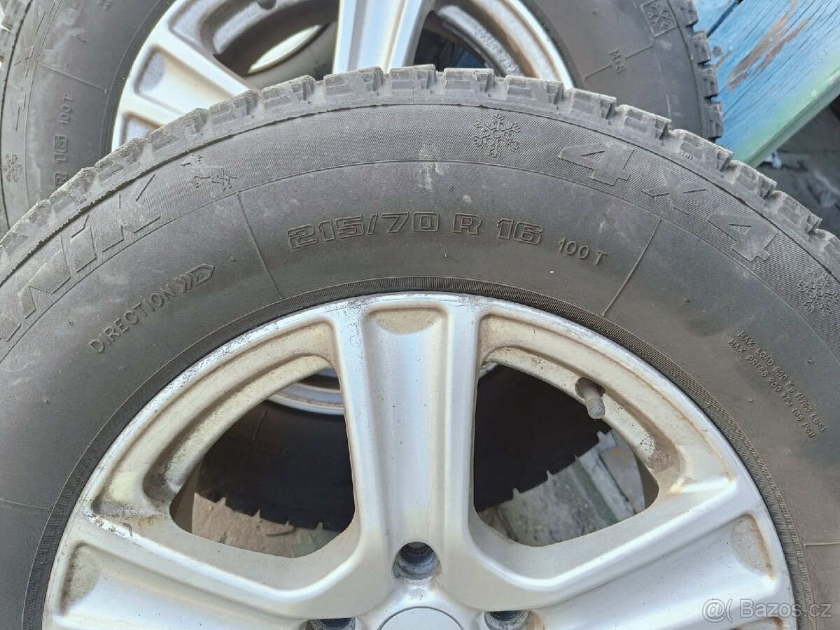 zimní offroad pneumatiky 4x4 
215/70/R16
5x114.3 ET38