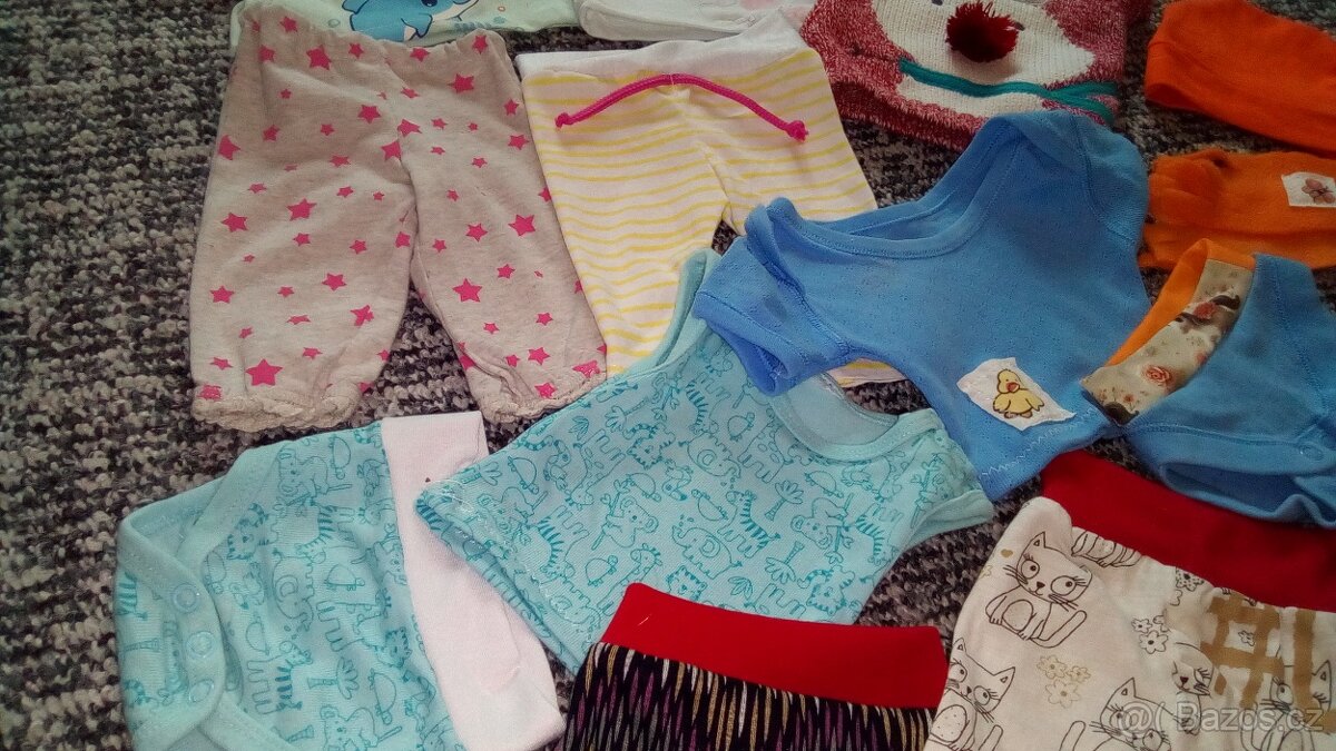 Oblečení aj.pro panenky/BB/,cena celkem - 5
