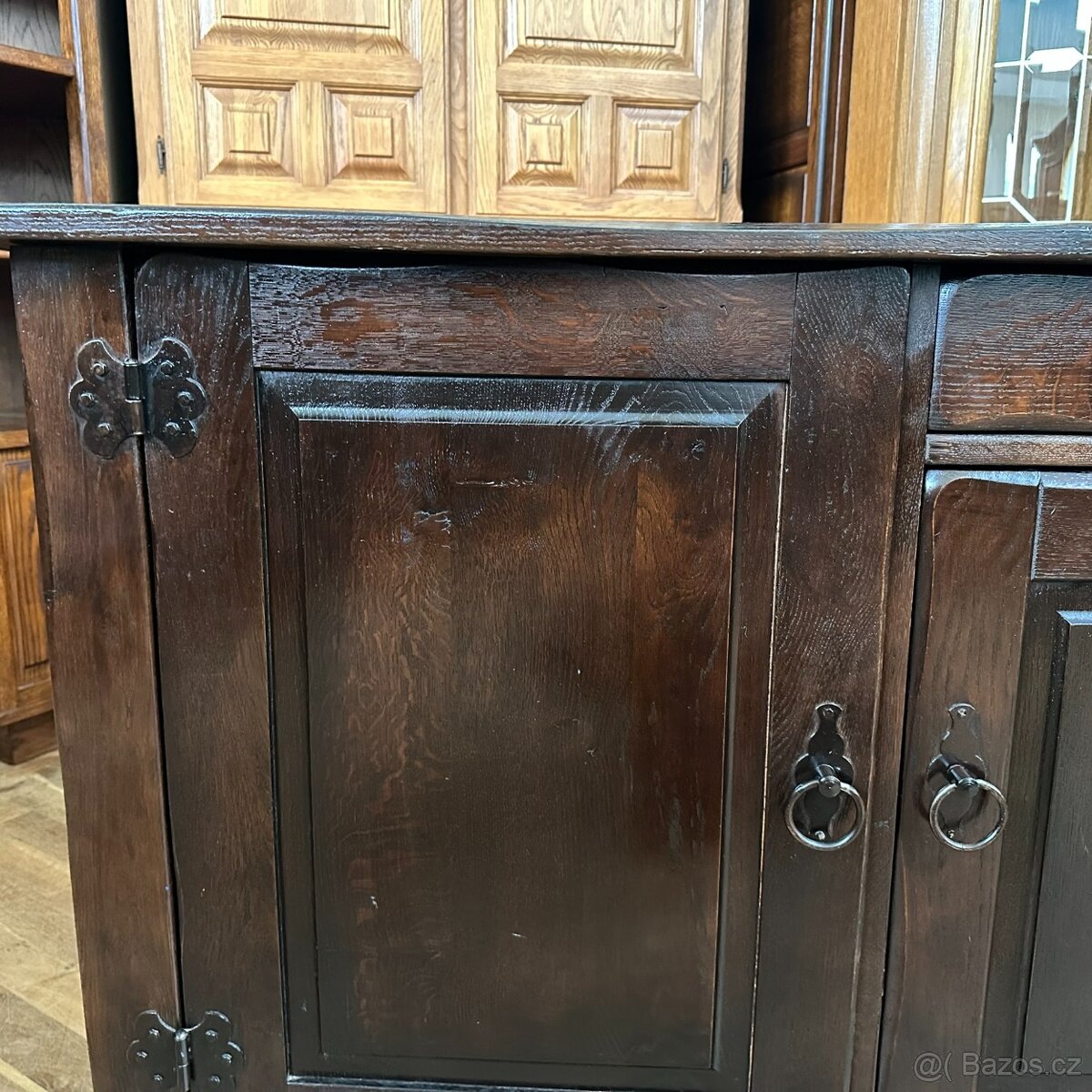 Dresoar hradní styl kování, tmavý dub celomasiv, - 5