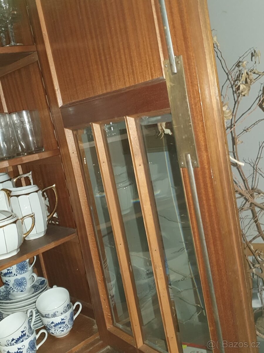 Kredenc se skleníkem - 5