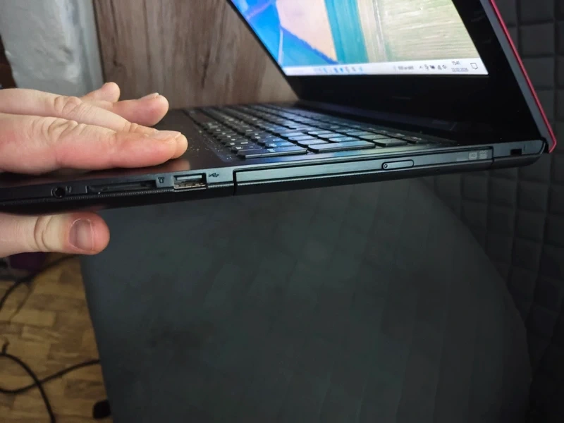 Notebook značky Lenovo - 5