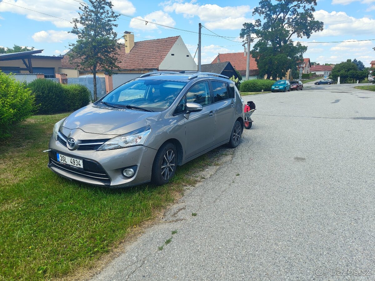 Prodám Toyota verso r.v.2015 - 5