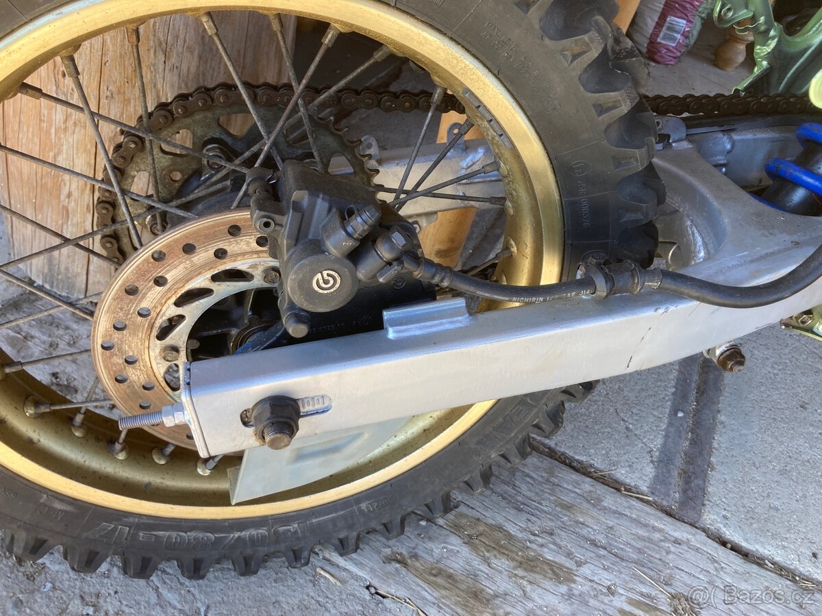 Enduro Honda NX650