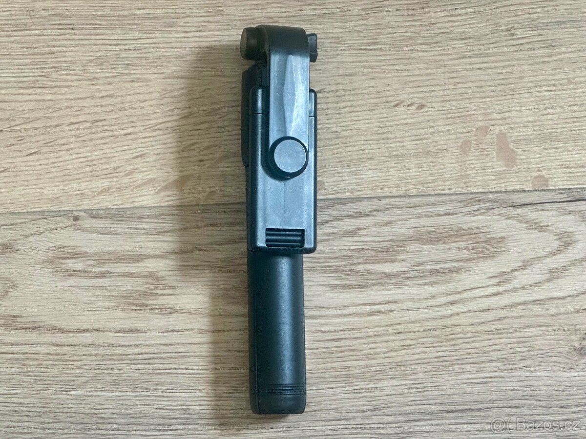 Bezdrátová bluetooth selfie tyč - stativ - dálkové ovládání - 5