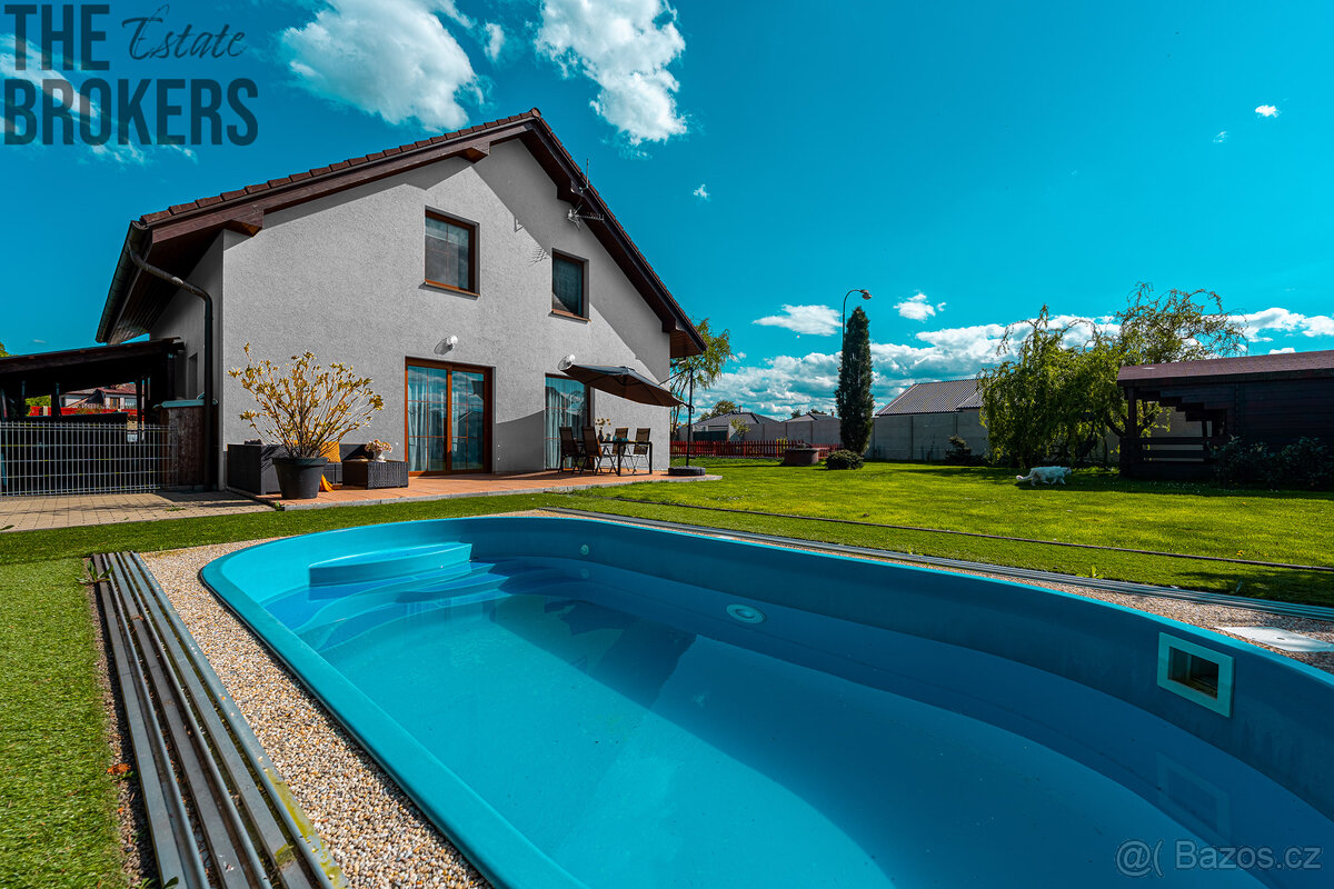 Prodej rodinného domu s novou fasádou, 6+kk, pozemek 956 m2, - 5