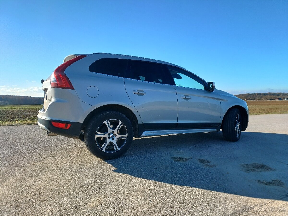 Volvo XC60 2.4d 151Kw -SUMMUM 4X4 - 5
