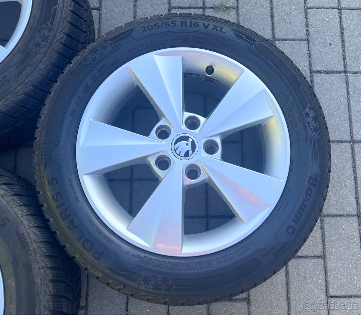 Octavia - 16" Velorum + zimní 205/55 R16 Barum 9mm - 5