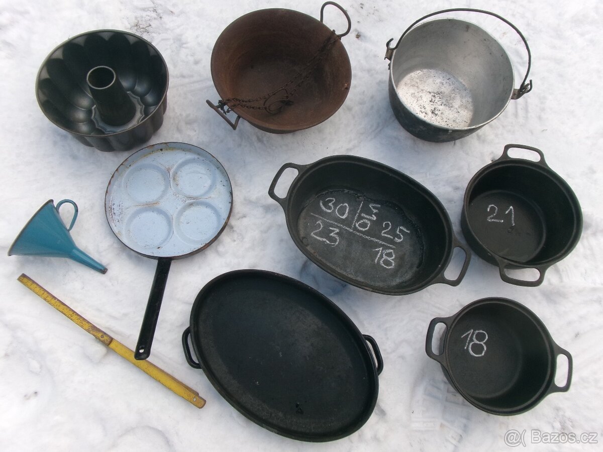 prodám vánoční stojany a různé staré kuchyňské vybavení..... - 5