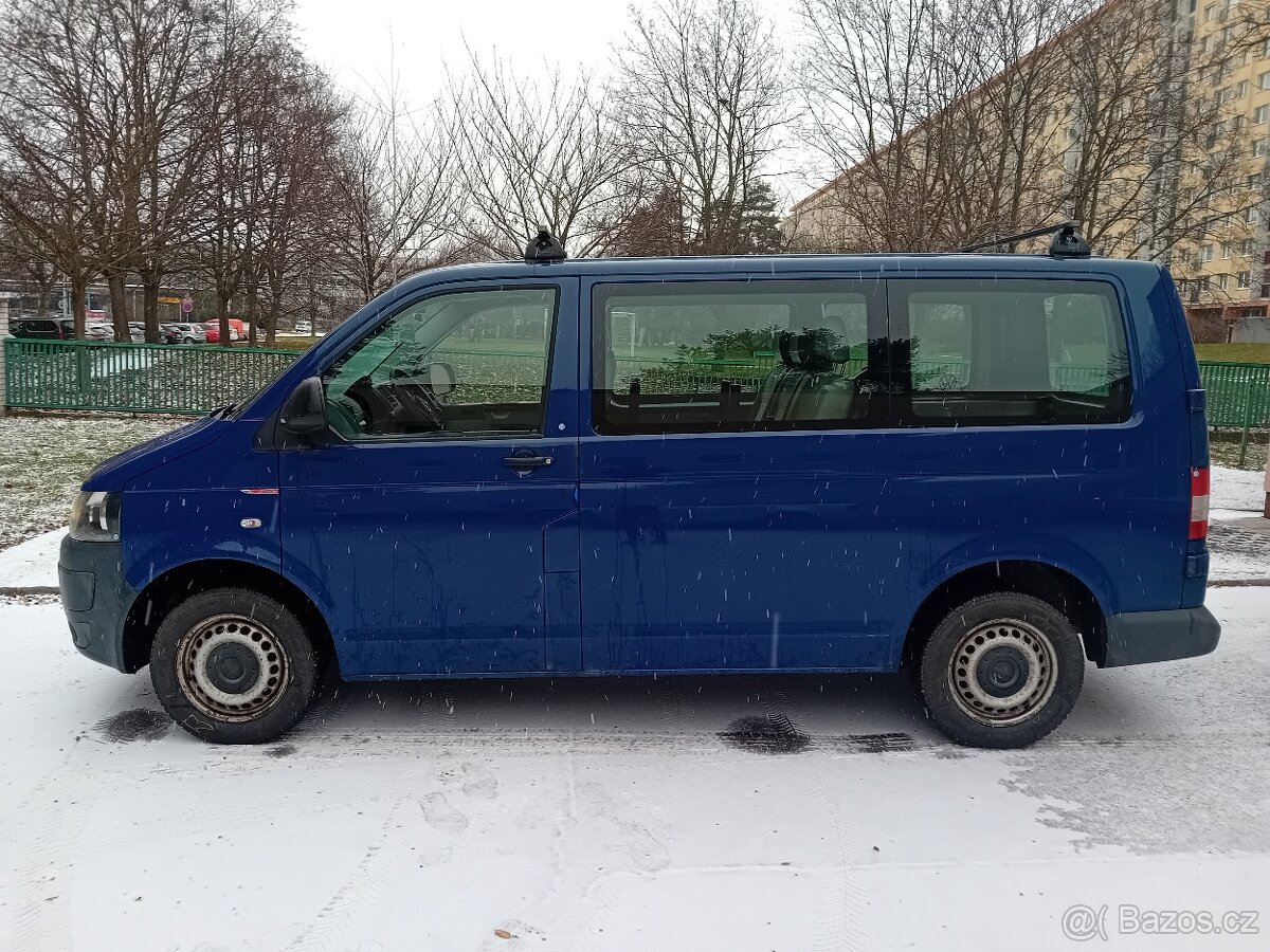 VW TRANSPORTER T5 2.0 TDI 2012 8 MÍST - 5