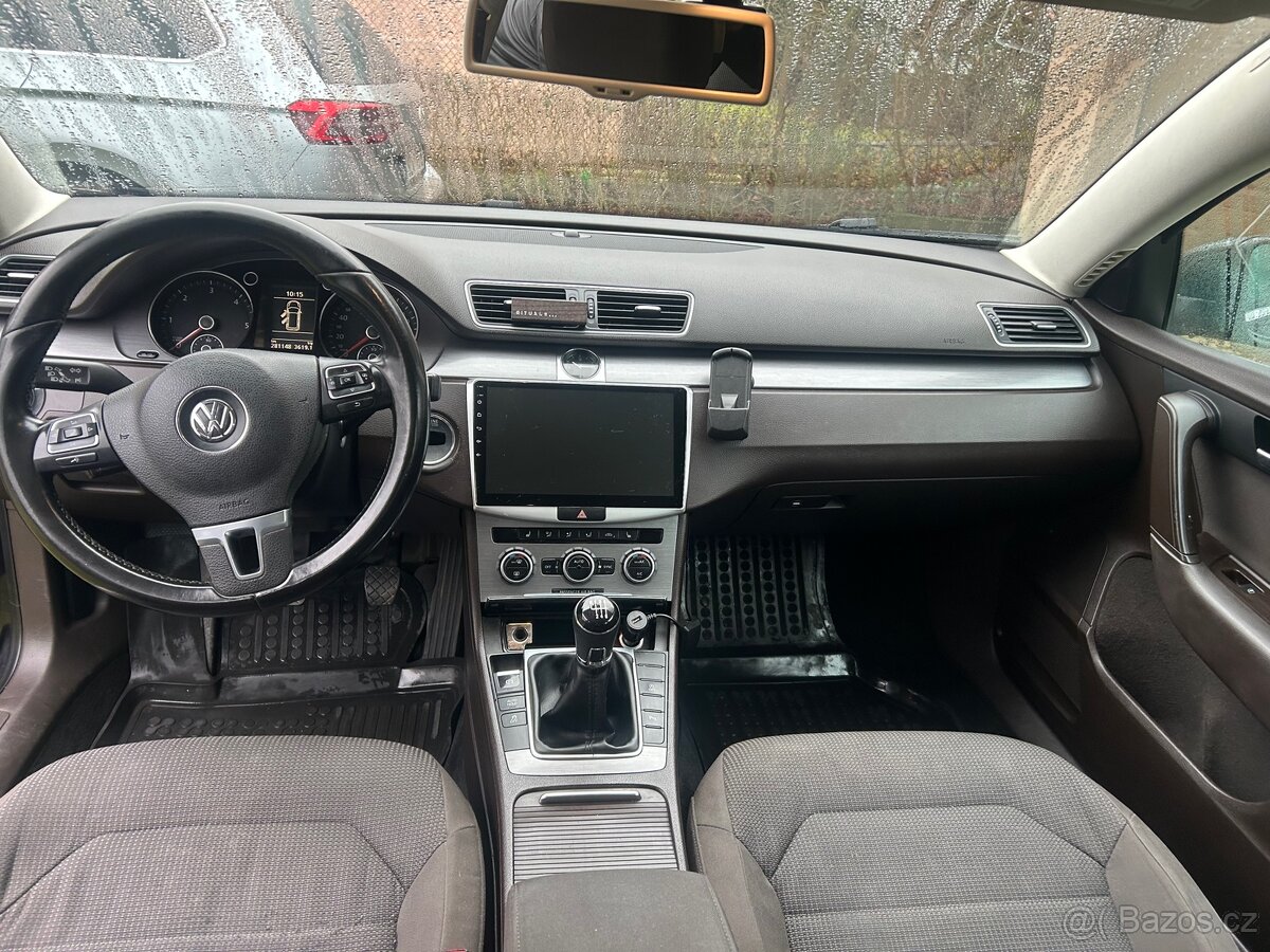 Passat b7 2014 2.0tdi 130kw tmavě hnědý interiér - 5