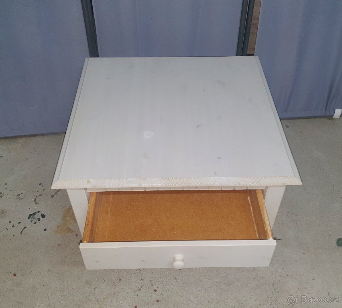 Bílý konferenční stolek - 5