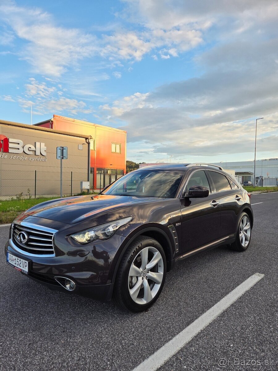 Infiniti QX70 S - 5