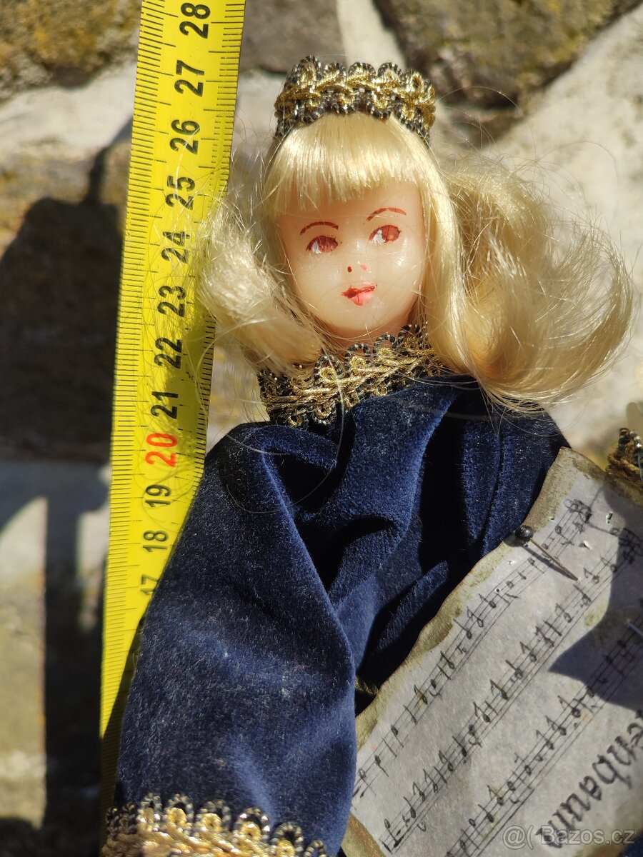 Vosková panenka - 5