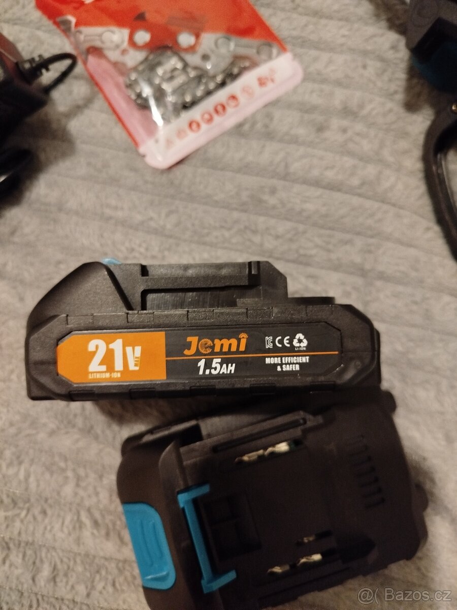 Akumulátorová mini pila - 5