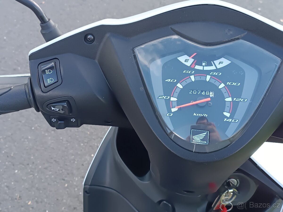 Honda SH Vision,125 , jako nový, bez investic - 5