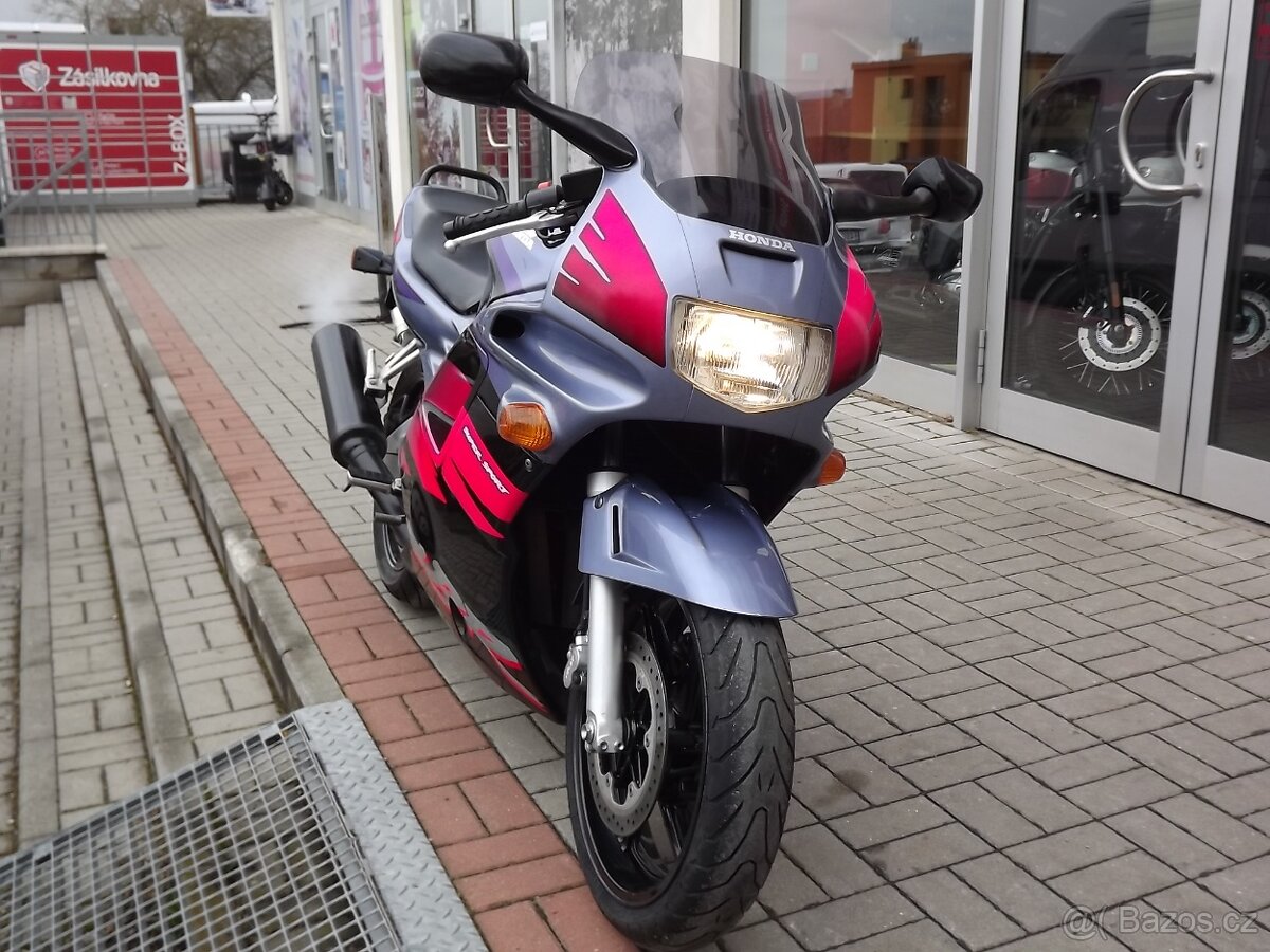 Honda CBR 600F - 5