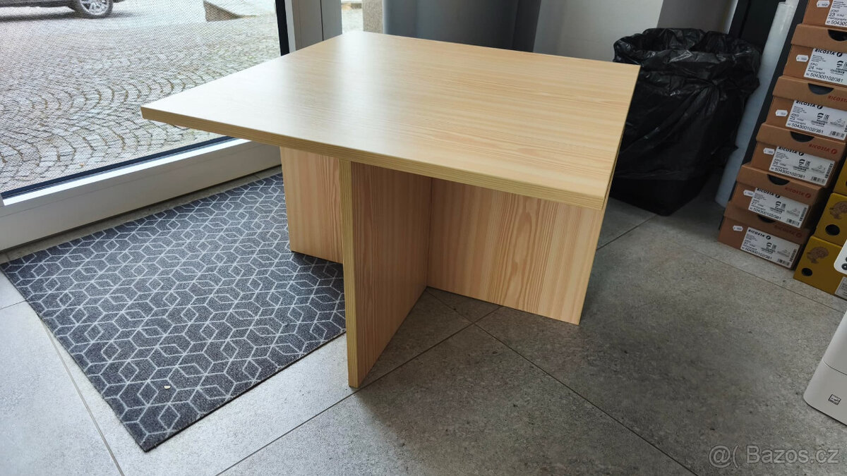 Prodejní stojan + stolek + 2x police - 5