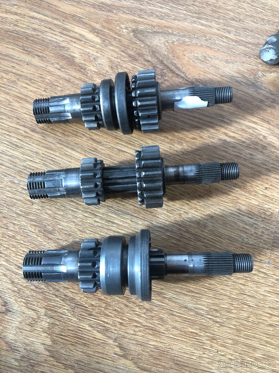 Prodám náhradní díly na jawetta 551 a Stadion S 11 a S 22 - - 5