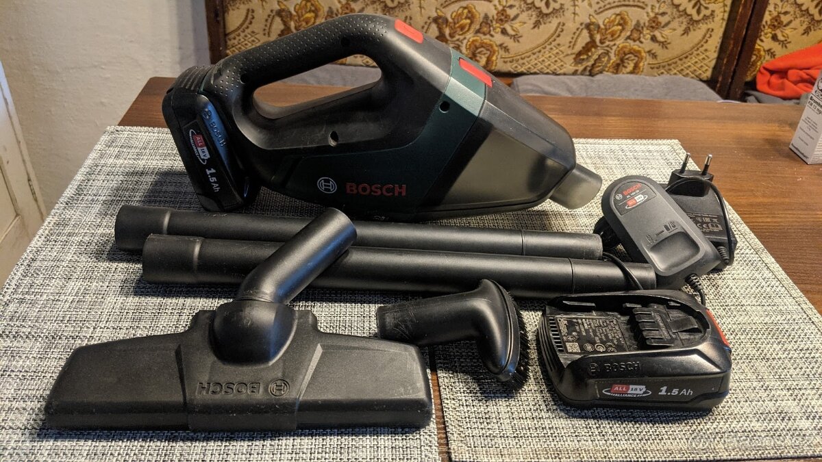 Vysavač Bosch 18 V, 2 x aku - 5