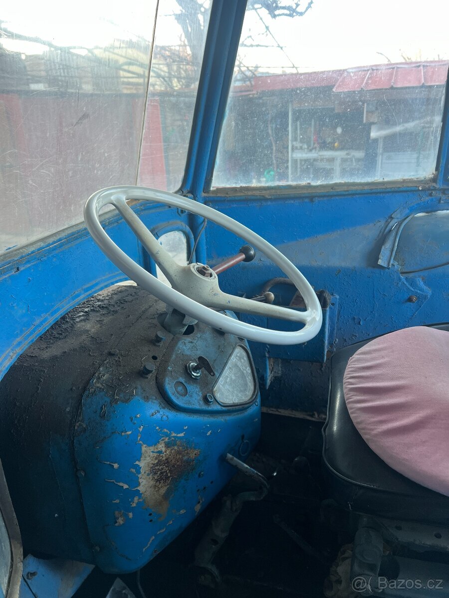 TRAKTOR MAJOR ZETOR 30 - 5