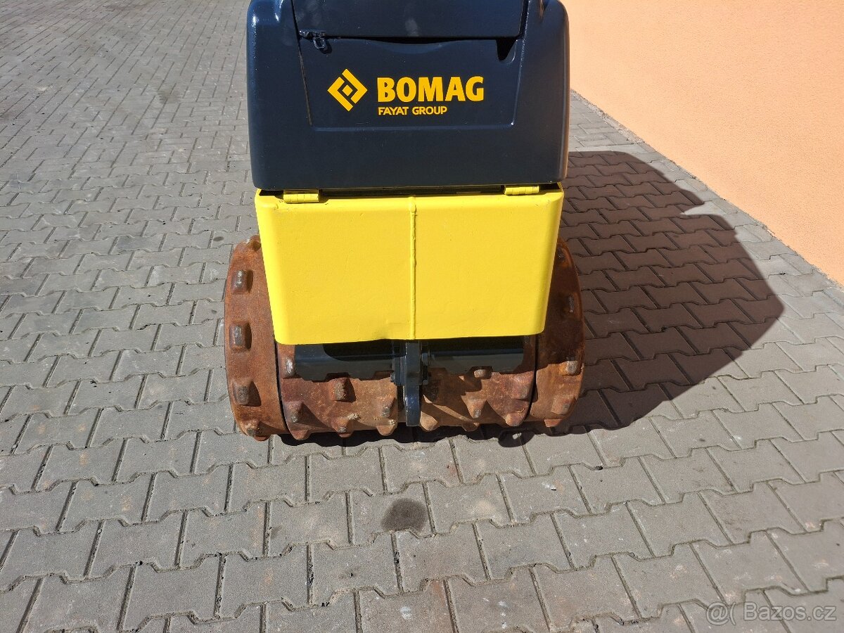 Vibrační válec ježkový Bomag BMP8500 - 5