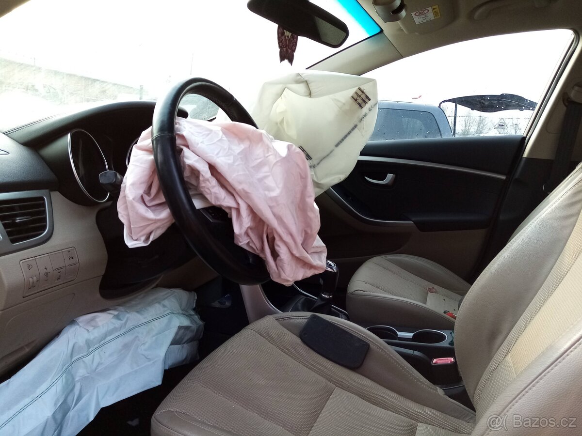 Hyundai i30 1,6crdi 81kW,r.v.2014 - 5