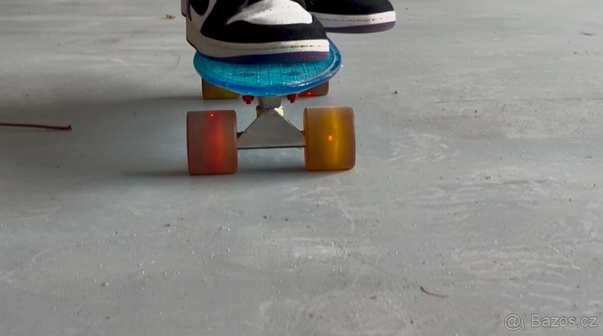 Penny board se sviticimi kolečky - 5