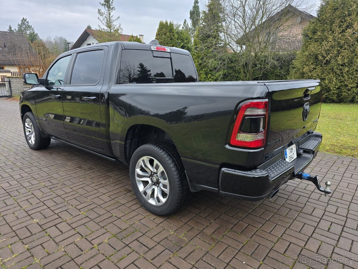 Dodge RAM Sport 5.7 HEMI - 5