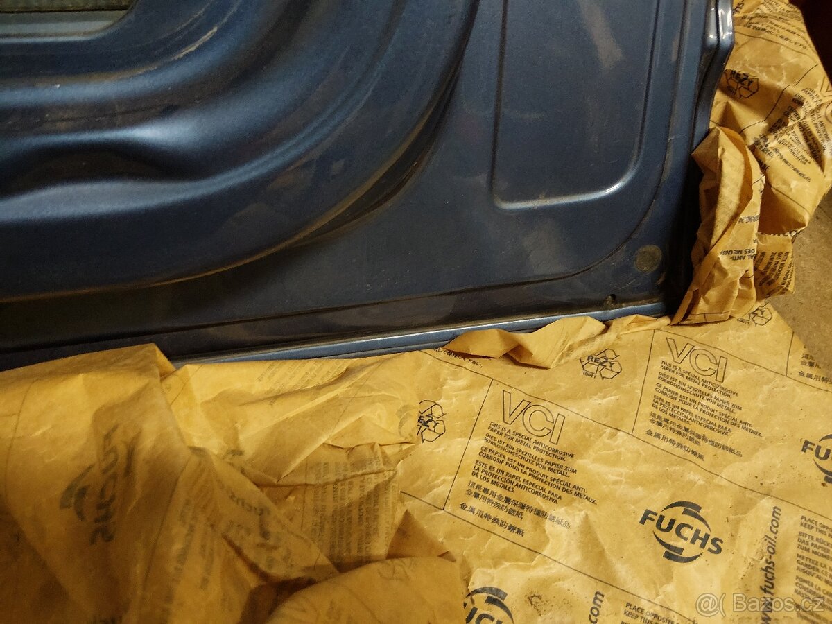 Pravé přední dveře T6 - 5