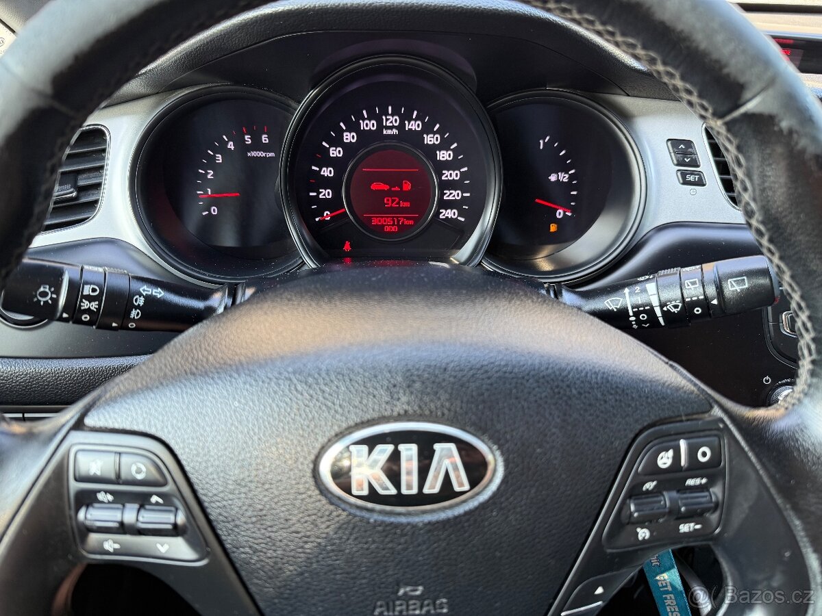Kia Ceed, 2013, 1.4 CRDi 66kW, klima, nové STK, Tažné - 5