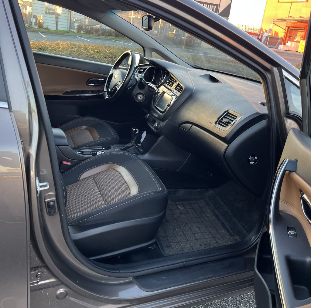 Kia Ceed SW 1.6 crdi automat - 5