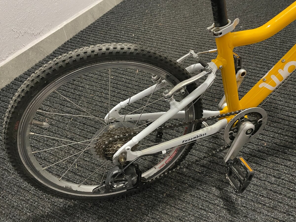 Woom 4 žluté se stojánkem - 5