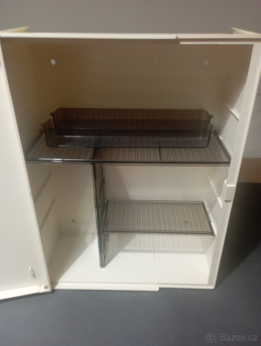 Retro velká bílá plastová lékárna - 5