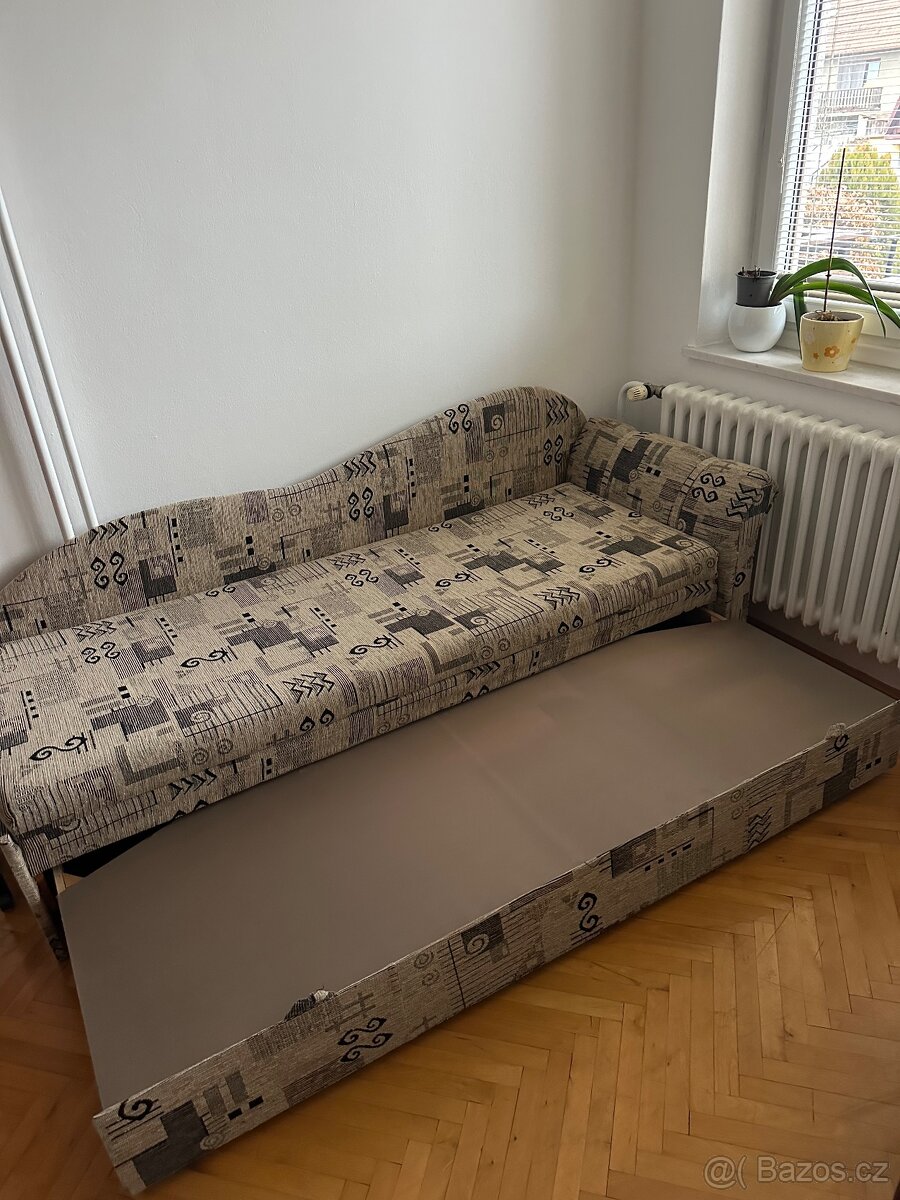 Gauč s úložným prostorem a stolek - 5