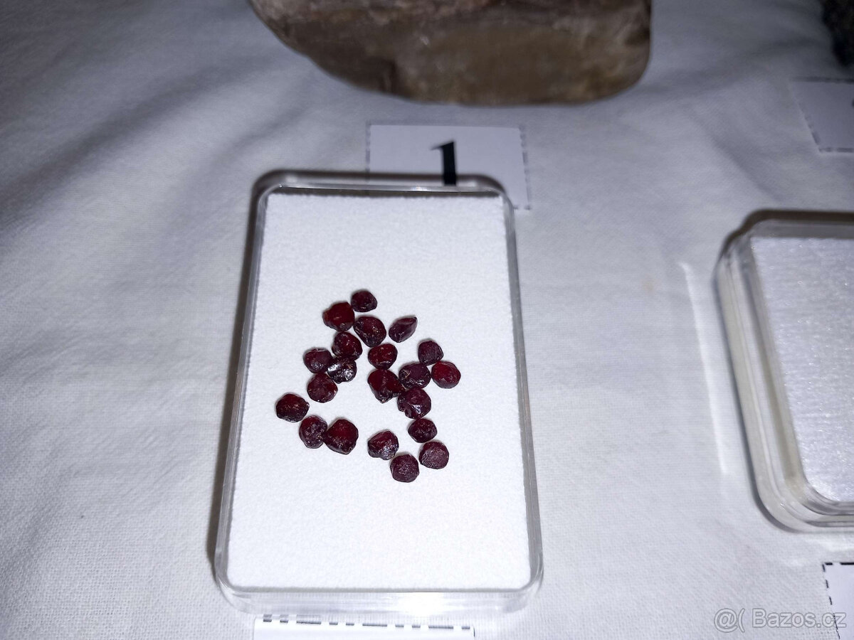 T06 Sbírka minerálů - drahokamové odrůdy minerálů - 5